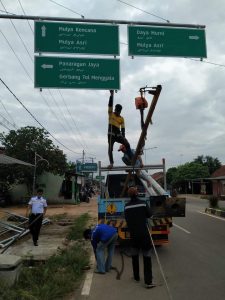 Plang Penunjuk Arah Dishub Tubaba Menuai Polemik