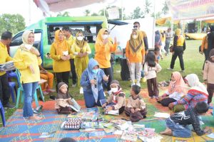 Bunga Kampung di Terusan Nunyai, Ketua TP-PKK Lamteng Senam Bersama Warga