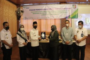 Pemkab Pringsewu Terima Piagam Penghargaan dari BPJS