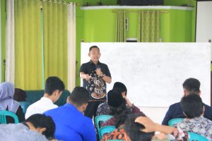 Wabup Pringsewu Jadi Narsum Pelatihan Dasar Kader PMII