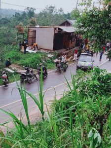 Angin Puting Beliung Rusak Rumah Warga Sukamaju