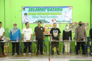 Dawam Buka Turnamen Badminton Bupati Cup 2022