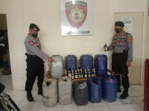 Polres Pringsewu Menyita Ratusan Minuman Keras