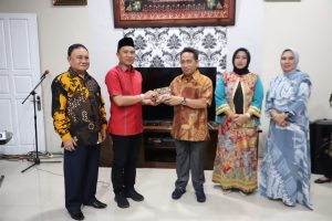 Bupati Parosil: Sinergitas Kejari dan Pemkab Lambar Sangat Baik