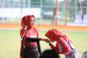 Bupati Winarti Hadiri Lomba Senam dan Fustal