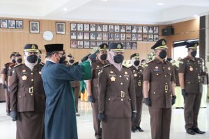 Kajati Lampung Lantik Lima Kajari