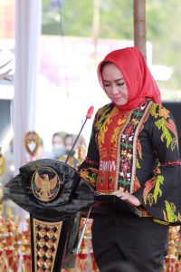 Bupati Winarti Resmikan Taman Ikatan Cinta