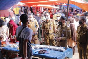 Bupati Way Kanan Gerebek Pasar Kampung Gunung Katun