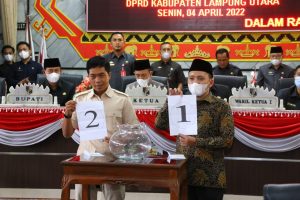 6 April Pilwabup Lampura, Ardian dan Wiliam Hadiri Pengundian Nomor Urut