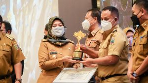 Pemkab Lamsel Raih Penghargaan Terbaik Ketiga