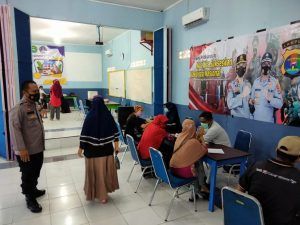 Polres Pringsewu dan STMIK Gelar Vaksinasi Massal