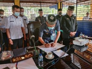 Bupati Pesibar Hadiri Paripurna Persetujuan Raperda Usulan Kepala Daerah