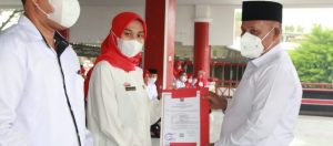 Bupati Lamsel Serahkan 347 SK P3K Guru