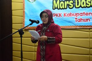 Bunda Mardiana: Lomba Paduan Suara Mars Dasawisma Upaya TP-PKK Bangun Kebersamaan