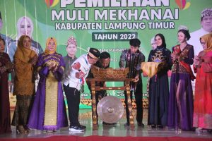 Bupati Dawan Hadiri Grand Final Pemilihan Muli Mekhanai 2022