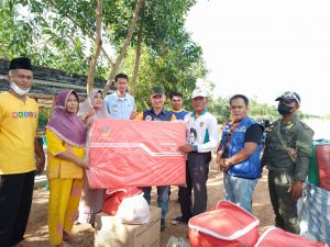 Pj Bupati Mesuji Bantu Korban Bajir Rob di Desa Panggungrejo