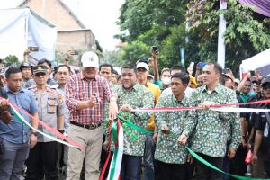Bupati Lamteng: Jadikan Bonsai Sebagai Komoditas Perekonomian
