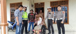 Polres Mesuji Salurkan Bantuan Kursi Roda di Way Serdang