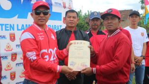 Bupati Lambar Tutup Turnamen Futsal POP