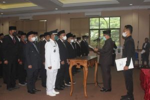 Puluhan Pejabat Administrator dan Pengawas Lamsel Dilantik