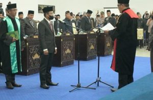 Agus Cik Resmi Gantikan Nazrul Arif Sebagai Ketua DPRD Pesibar