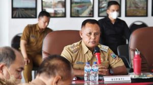 Bupati Lamsel Pimpin Rapat Evaluasi Pengelolaan Potensi Pasar