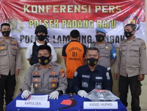 Salah Paham, Teman Bacok Tetangga Gunakan Celurit