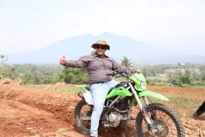 Bupati Lamsel Uji Coba Lintas Sirkuit Motocross