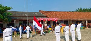 Pemerintah Tiyuh dan SMP Karya Bhakti Panaragan gelar Upacara HUT RI ke 77