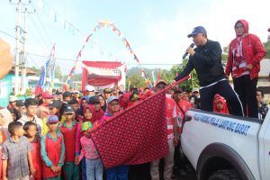 Jelang HUT ke-31 Lambar, Bupati Parosil Bersama Ribuan Warga BNS Ikut Jalan Sehat