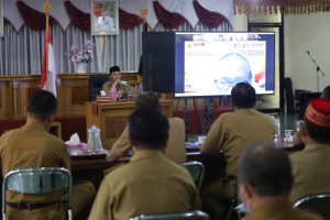 Hadiri Evaluasi Sakip, Ini Harapan  Bupati Lambar