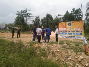 Komisi III DPRD Mesuji Tinjau Lokasi Pembangunan Kantor Sekretariat PWI