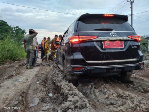 Kunjungi Lima Desa, Mobil Pj Bupati Mesuji Kepater
