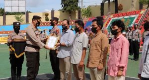 Lima Warga Wonosobo Tanggamus Terima Penghargaan
