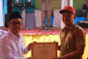 Bupati Lambar Terima Penghargaan dari Kemenag RI