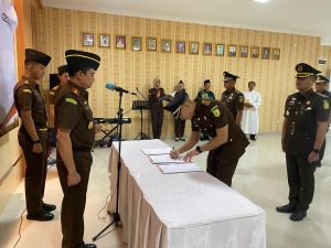 Kejari Pringsewu Gelar Pelantikan dan Sertijab Tiga Kasi
