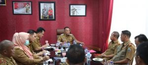 Pemkab Lamsel Terima Bantuan Alat Berat dan Perahu dari Kemensos