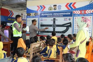 Puluhan Murid TK Kunjungi Polres Pringsewu