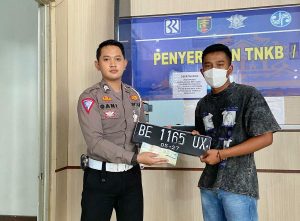 Polisi Minta Masyarakat yang Mengurus Perpanjangan TNKB untuk Mengambil di Samsat