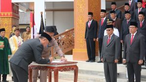 Bupati Parosil Lantik 77 Pejabat Lambar