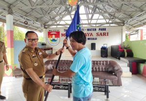 Ditempat Berbeda Sulpakar dan Kapolres Lepas Kontingen Porwanas PWI Mesuji