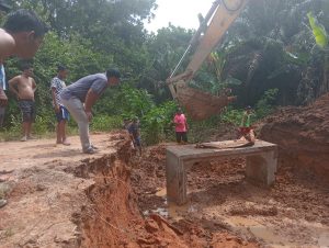 Gerak Cepat, Pemkab Mesuji Perbaiki Jalan Penghubung Kabupaten yang Rusak