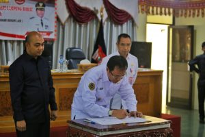 Efektivitas Penanganan dan Penyelesaian Masalah Hukum, Pemkab dan Kejari Lambar Tandatangani Kesepakatan