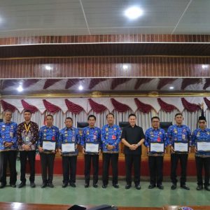 Pemkab Lambar Terima Penghargaan Dari KPP Pratama Kotabumi