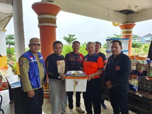 Diterjang Angin Puting Beliung, Lima Rumah di RjU Dapat Bantuan Dari Pj. Bupati