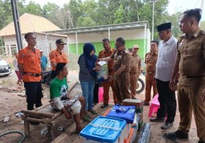 Pemkab Mesuji Beri Santunan dan Logistik Kepada Korban Kebakaran di Way Serdang
