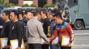 Personel Tekab 308 Polres Tubaba Terima Penghargaan Dari Kapolda