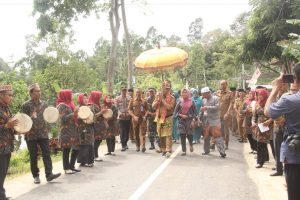 Pemkab Lambar Kucurkan Dana 59 M Lebih untuk Perbaikan Jalan Lumbok Seminung