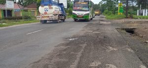 Baru Diperbaiki, Pemudik Diimbau Hati-Hati Lintasi Jalinsum yang Kembali Rusak
