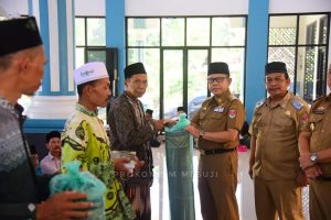 Bentuk Kepedulian Pemkab Mesuji,  Sulpakar Salurkan Bantuan untuk Rumah Ibadah